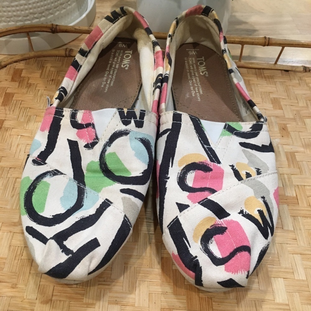 Pink green retro TOMS loafers size 9